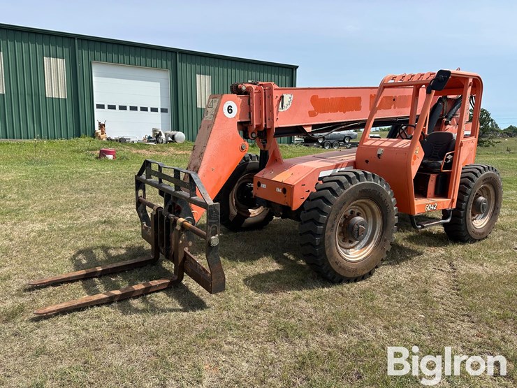 2011-jlg-skytrak-6042-4x4x4-telehandler-image-1