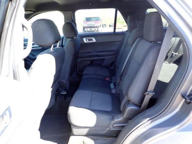 2014-ford-explorer-xlt-image-22