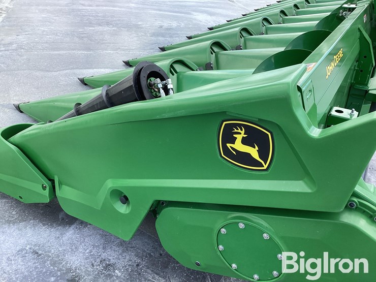 2023-john-deere-c12f-image-11