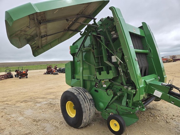 john-deere-569-premium-image-20