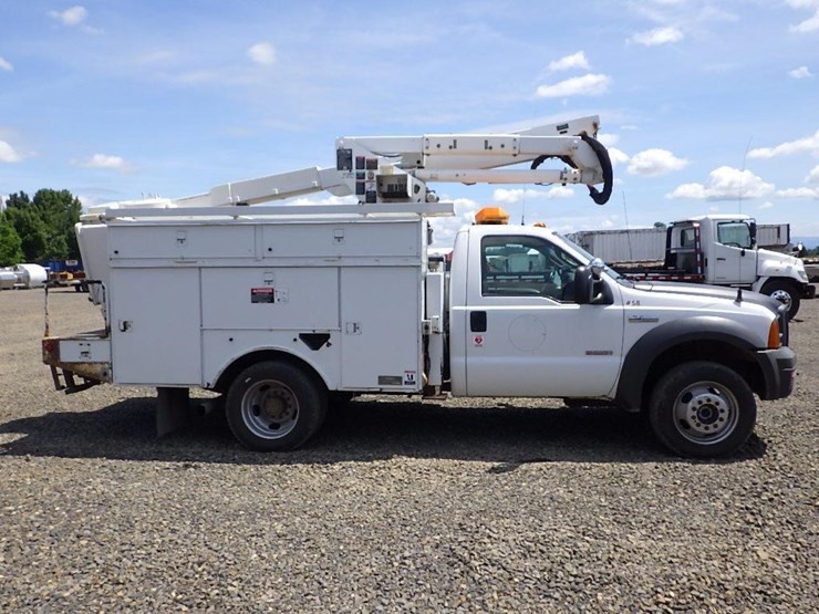 2005-ford-f550-image-4