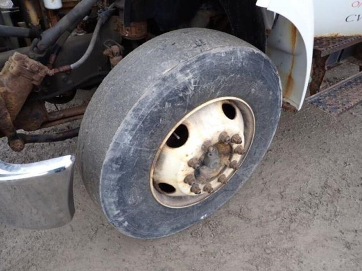 2006-ford-f650-xlt-image-34