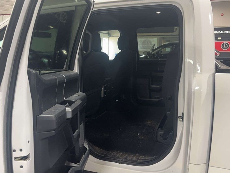 2020-ford-f150-image-11