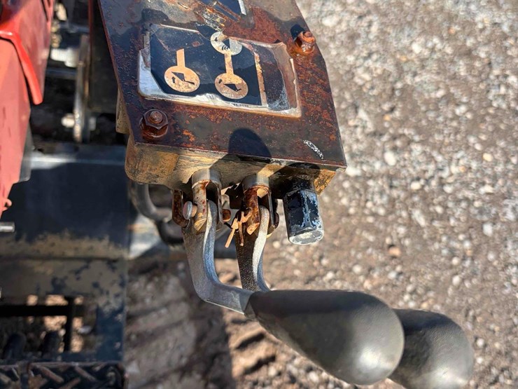 case-245-compact-tractor-image-13