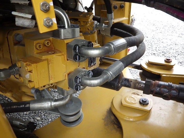 2022-caterpillar-930m-image-19