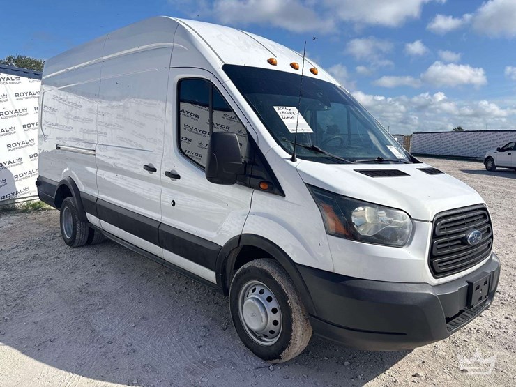 2016-ford-transit-image-2
