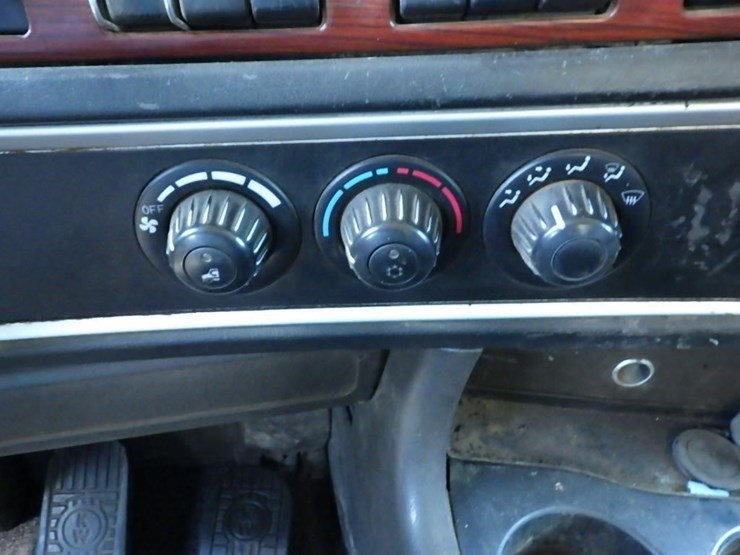 2006-kenworth-t800-image-60