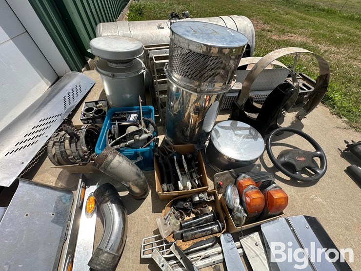 peterbilt-379-image-13