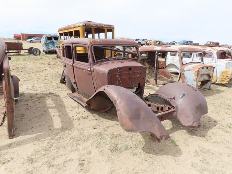 ford-2dr-sedan-body-for-project-image-1