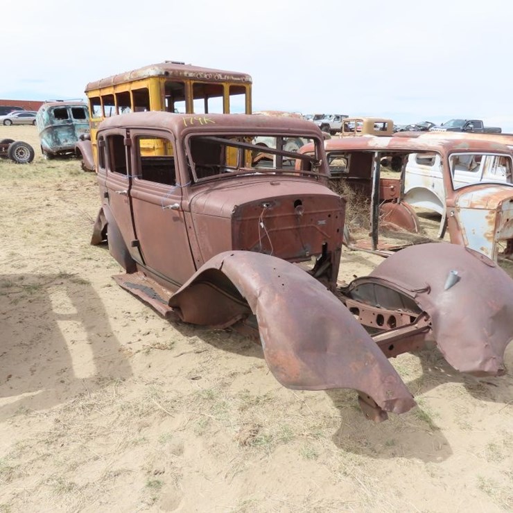 Ford 2dr Sedan Body for Project
