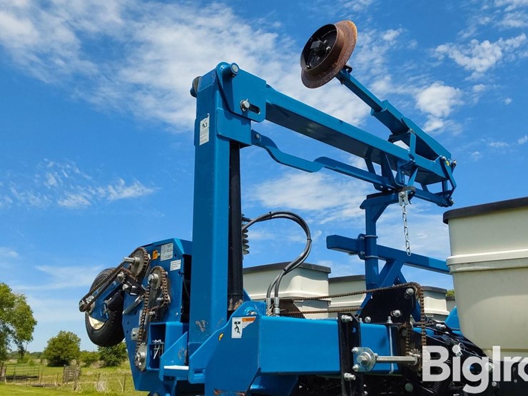 2014-kinze-3600-image-9