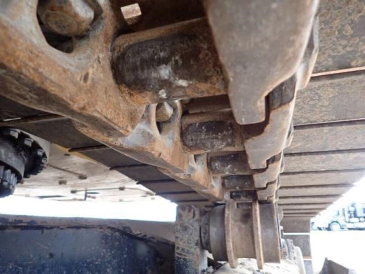 2015-caterpillar-349fl-image-36