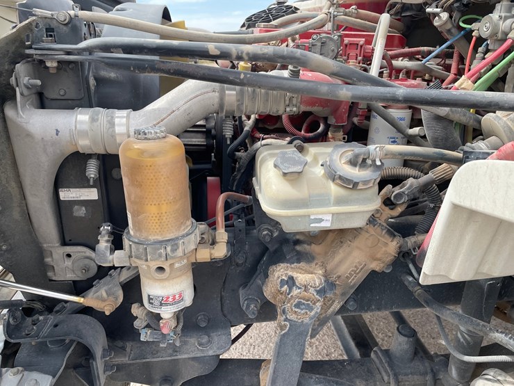 2008-freightliner-m2-106-image-48