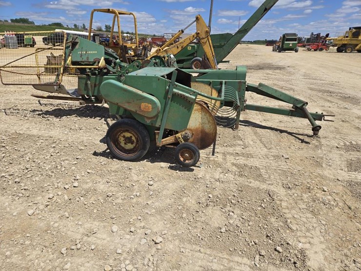 john-deere-24t-image-14