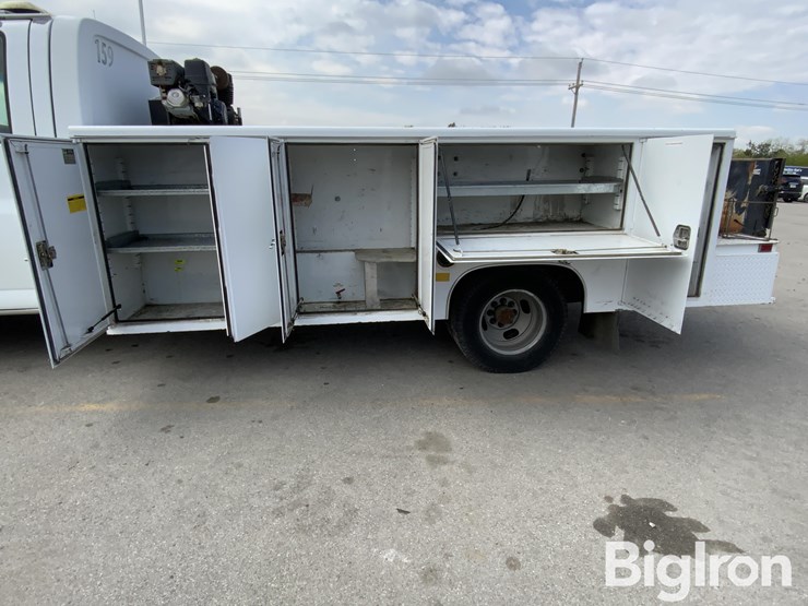 2003-gmc-3500-image-17