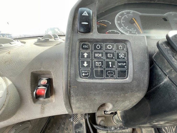 2014-volvo-l120h-image-141