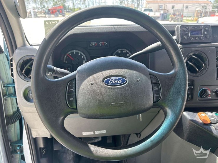 2018-ford-e450-image-15