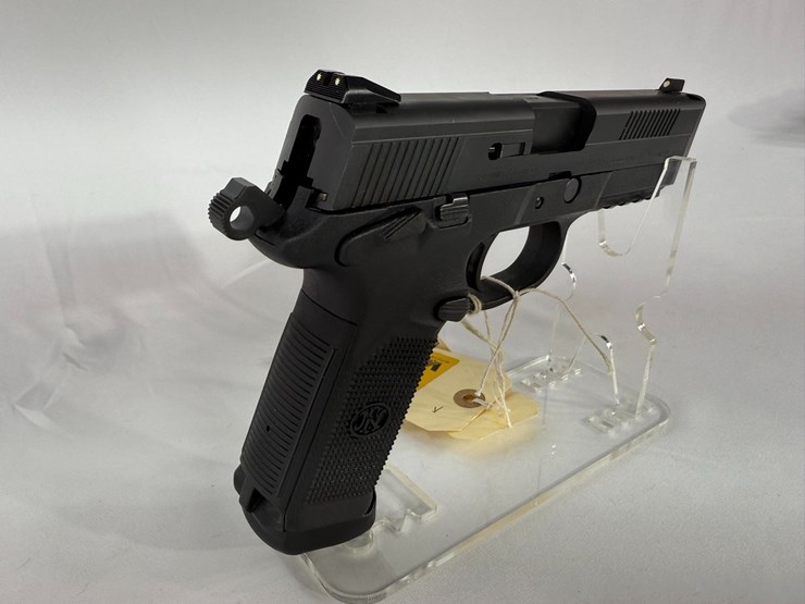 #16-•-fnh-fwp-45-45acp-pistol-61dmp10518-image-17
