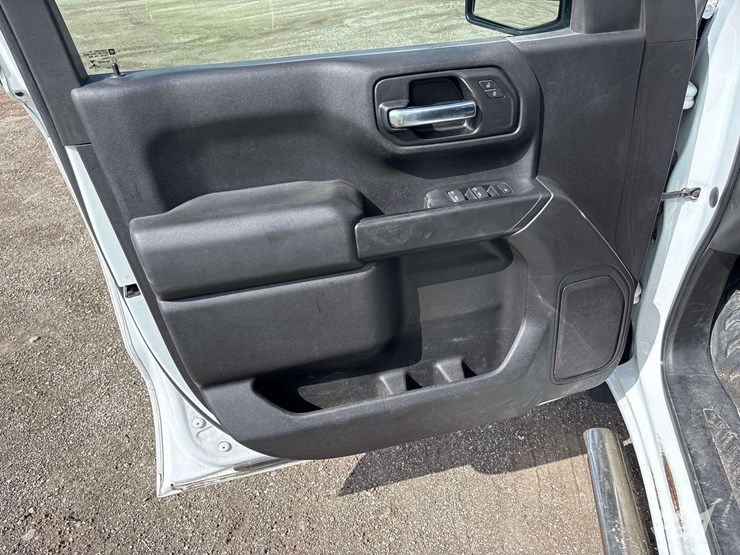 2020-chevrolet-silverado-1500-image-11
