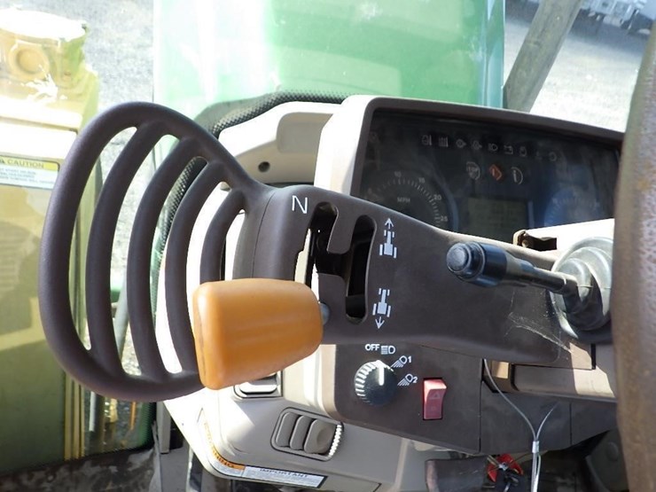 2005-john-deere-7220-image-44