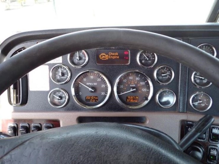 2013-peterbilt-367-image-16