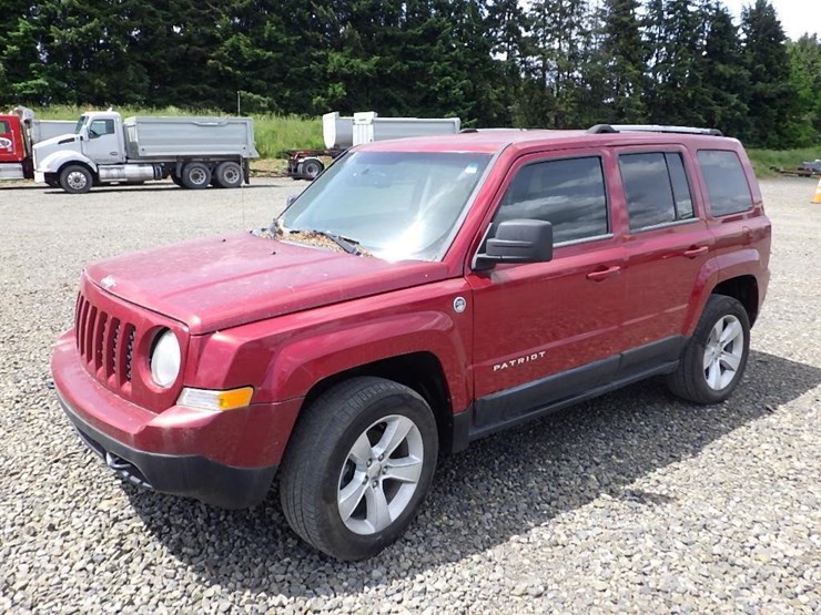 2013-jeep-patriot-image-1