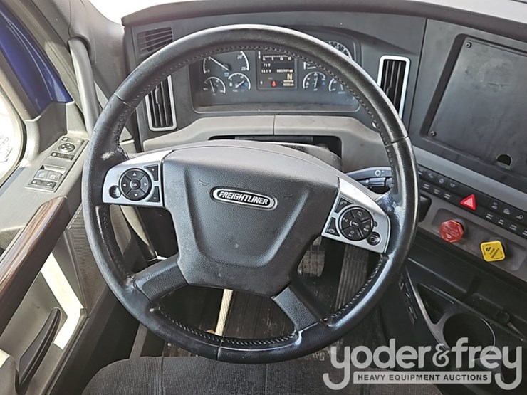 2019-freightliner-cascadia-125-image-41