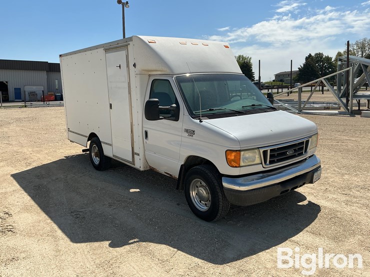 2005-ford-e350-image-3