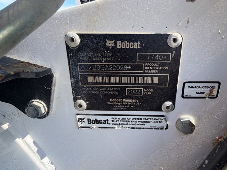 2022-bobcat-t740-image-11