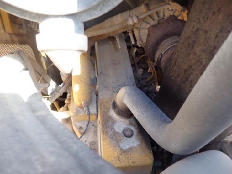 2005-deere-450j-lt-image-53