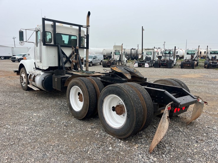 2012-kenworth-t800-image-7