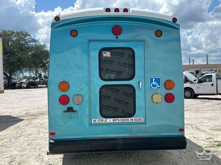 2018-ford-e450-image-22