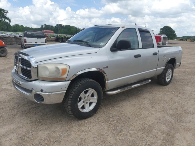 2006-dodge-ram-1500-image-1