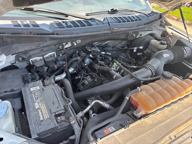 2016-ford-f150-image-10