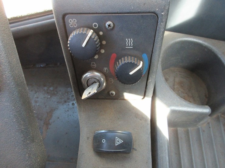 2006-deere-644j-image-10