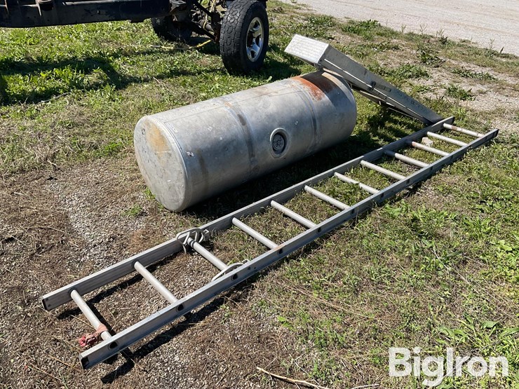 aluminum-tank-&-ladders-image-1