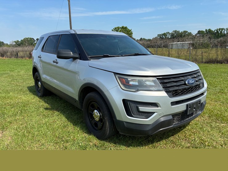 2017-ford-explorer-image-3