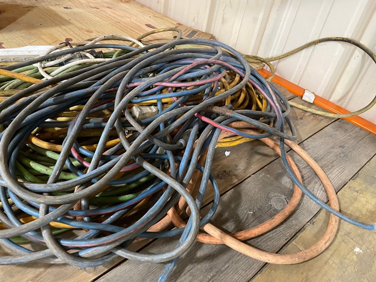 #4561-•-assortment-of-extension-cords-image-2