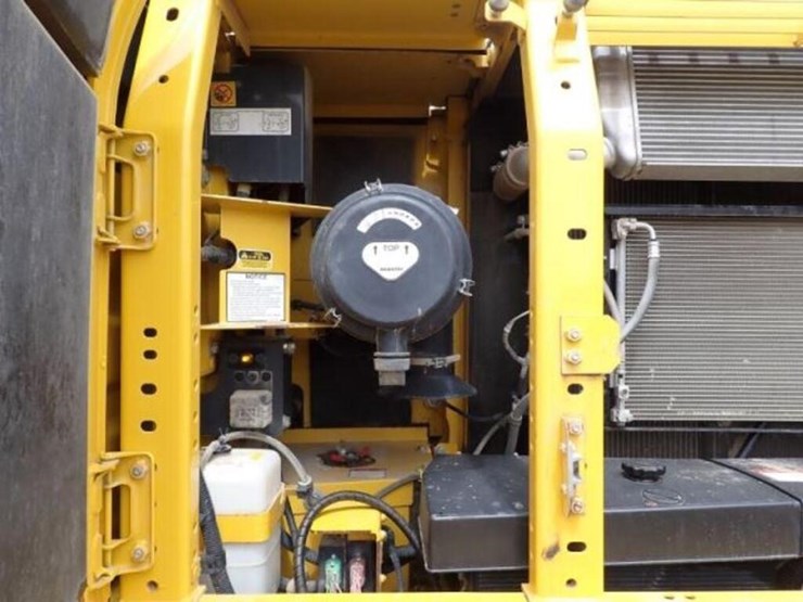 2022-komatsu-pc210-lc-11-image-68
