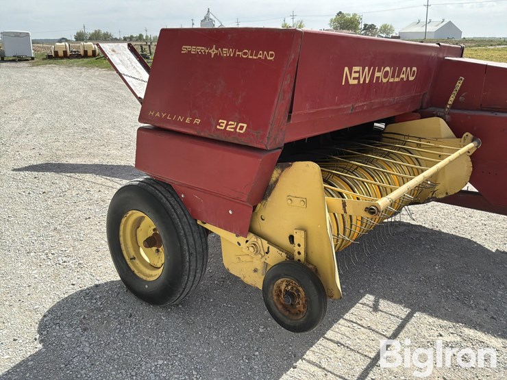 1976-new-holland-320-image-15