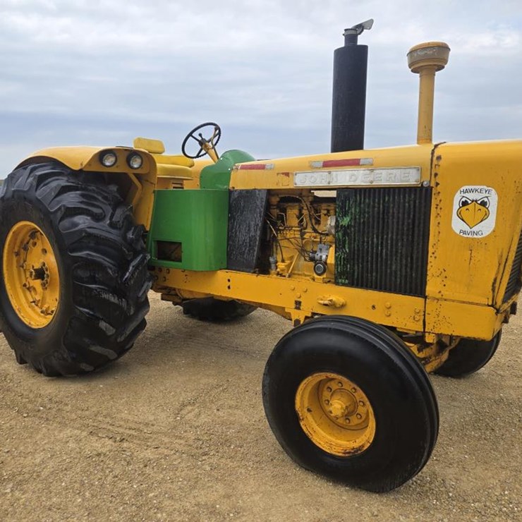 1967 JOHN DEERE 700