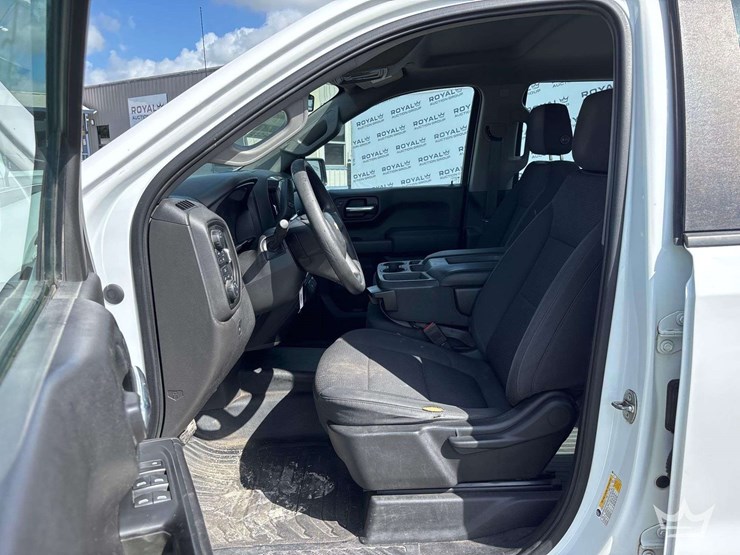 2020-chevrolet-silverado-1500-image-12