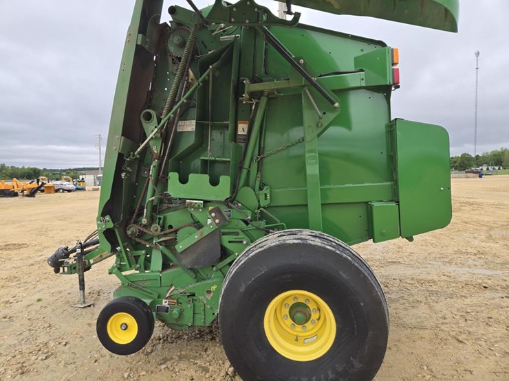 john-deere-569-premium-image-12