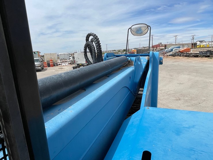 2019-genie-gth1256-image-135