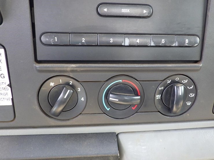 2005-ford-f550-image-46