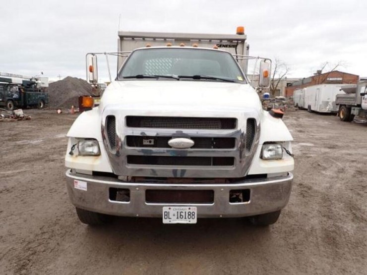 2006-ford-f650-xlt-image-3