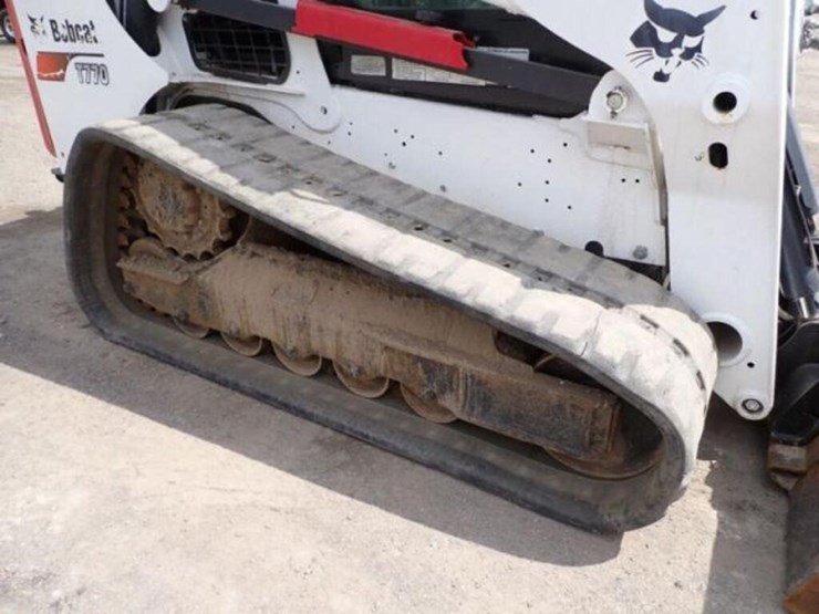 2021-bobcat-t770-image-40