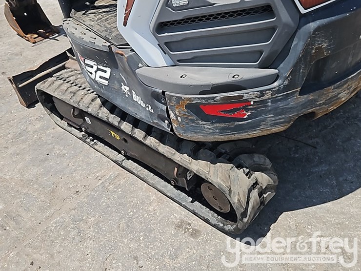 2019-bobcat-e32-image-27