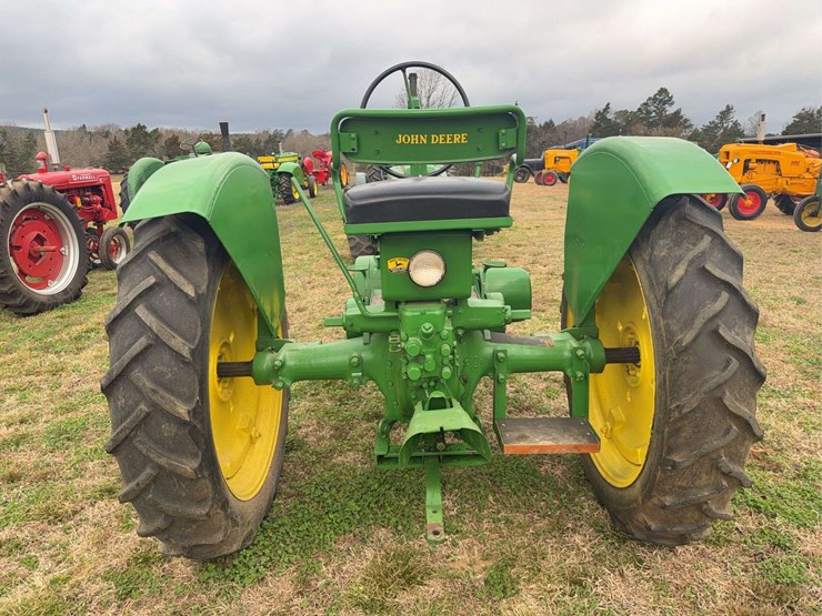 john-deere-b-image-4