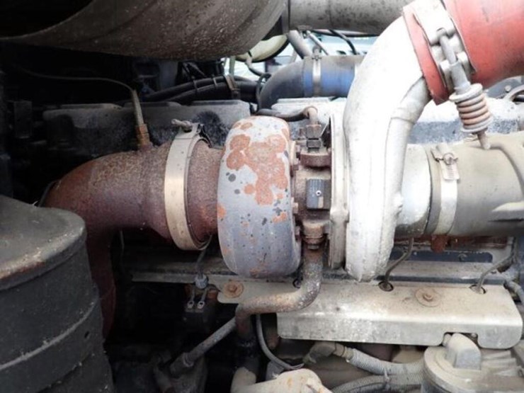 inoperable-2005-mack-cv713-granite-tri/a-vacuum-tr-image-28